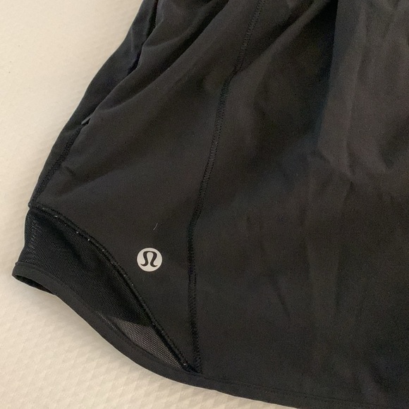 Lululemon shorts. Excellent condition - Picture 3 of 3